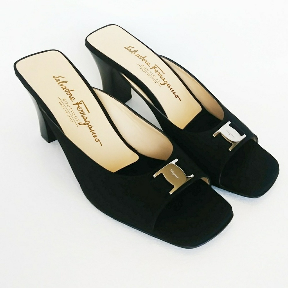 💞💞 Salvatore Ferragamo Vintage